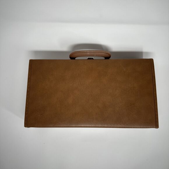 Audio Cassette Storage Carry Case Holds 24 Tapes Brown Faux Leather Service Mfg. - Picture 4 of 6